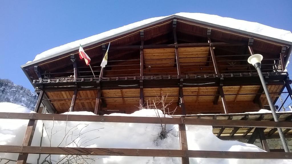 Residence Casa Dei Fiori Alagna Valsesia Eksteriør billede