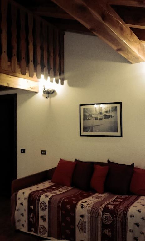 Residence Casa Dei Fiori Alagna Valsesia Værelse billede