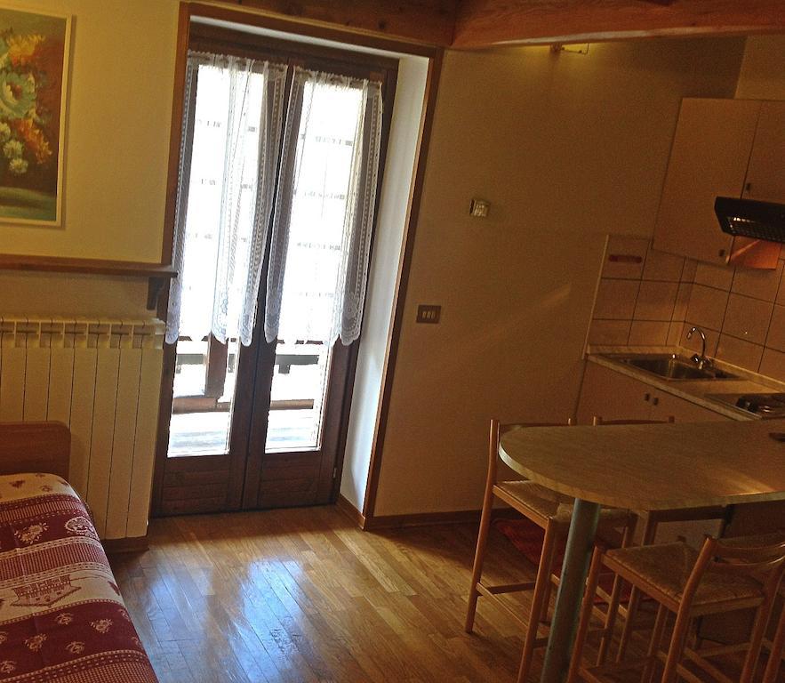 Residence Casa Dei Fiori Alagna Valsesia Værelse billede